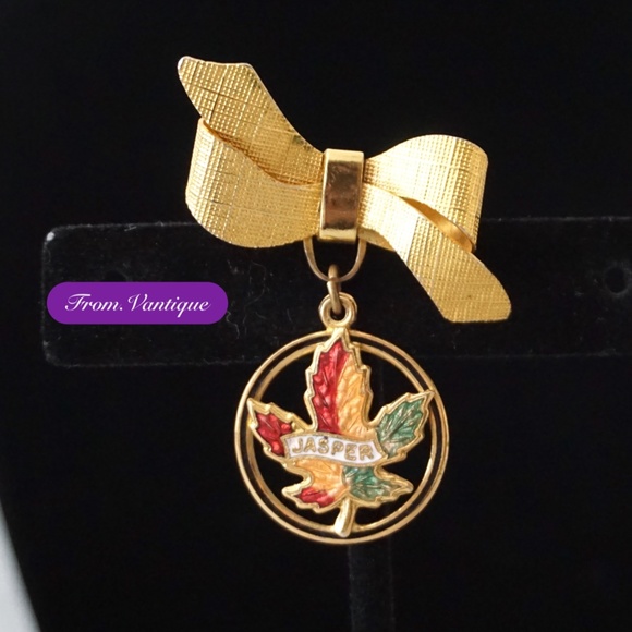 🍁 VINTAGE [Jasper] Golden Ribbon 🎀 Colourful Maple Leaf Brooch / Scarf Pin 🧷 - Picture 2 of 5